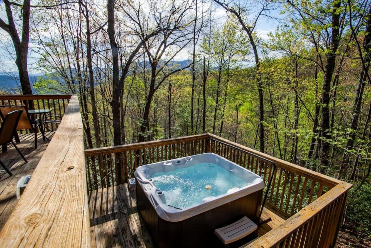 Bear View Chalet With Hot Tub And Near Ober Gatlinburg Dış mekan fotoğraf